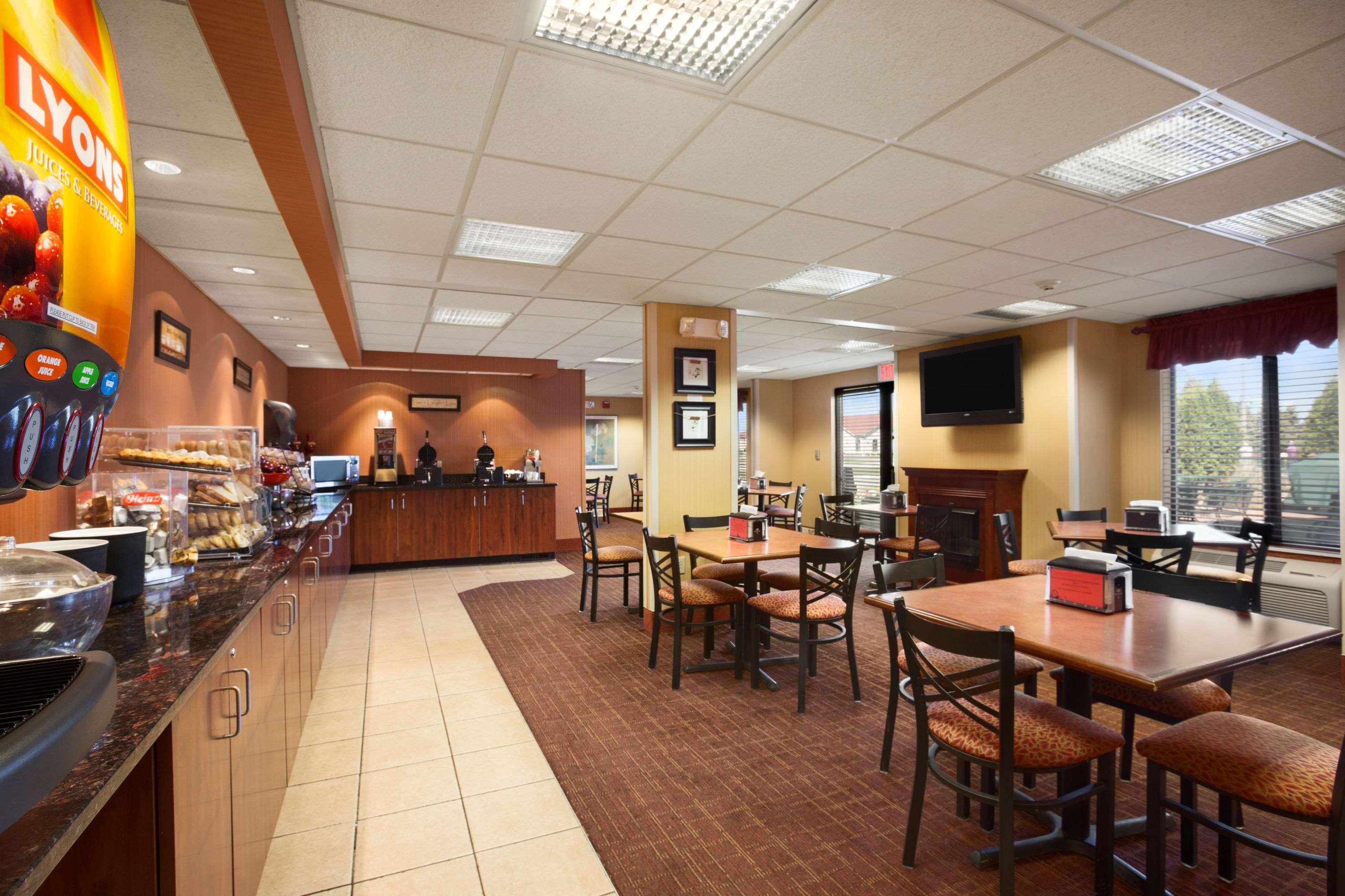 מלון Ramada By Wyndham Wisconsin Dells I-90 מראה חיצוני תמונה