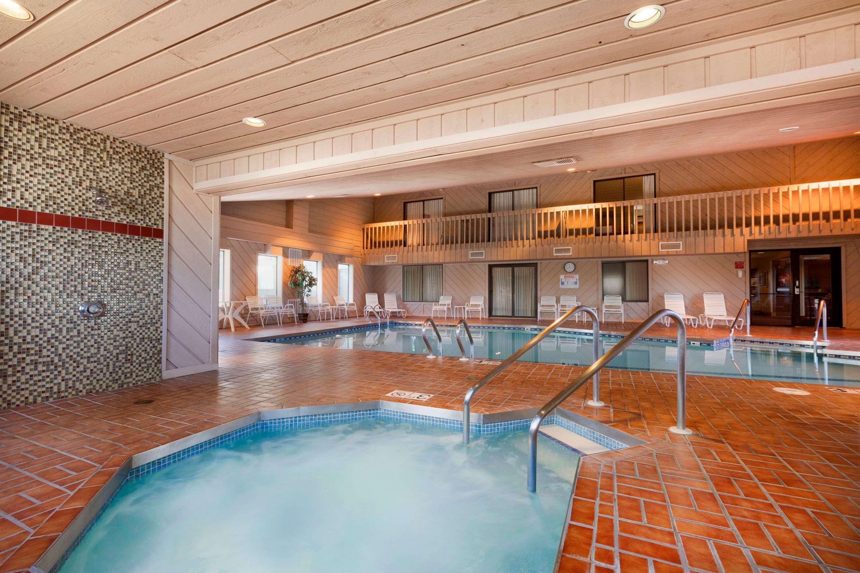 מלון Ramada By Wyndham Wisconsin Dells I-90 מראה חיצוני תמונה