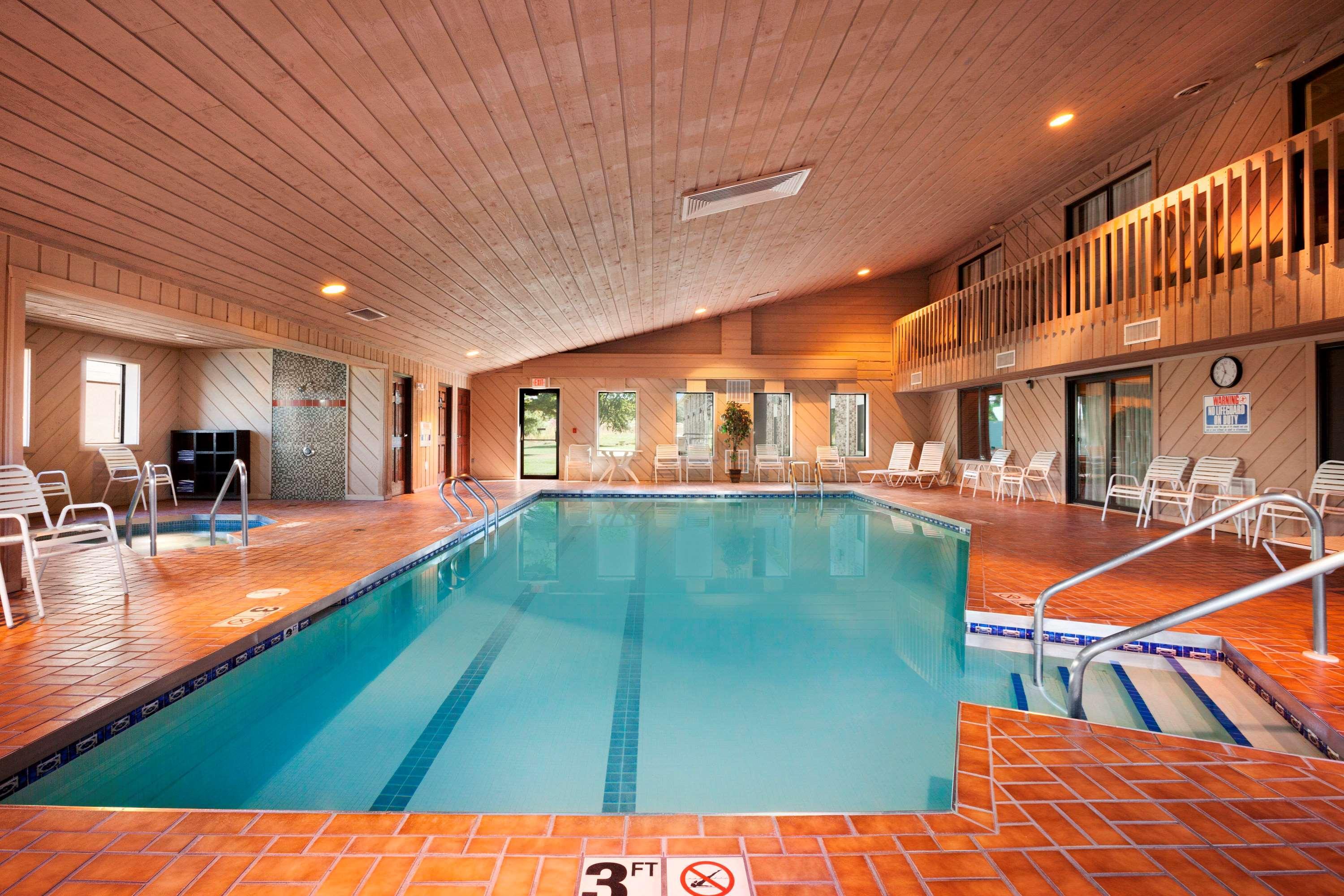 מלון Ramada By Wyndham Wisconsin Dells I-90 מראה חיצוני תמונה