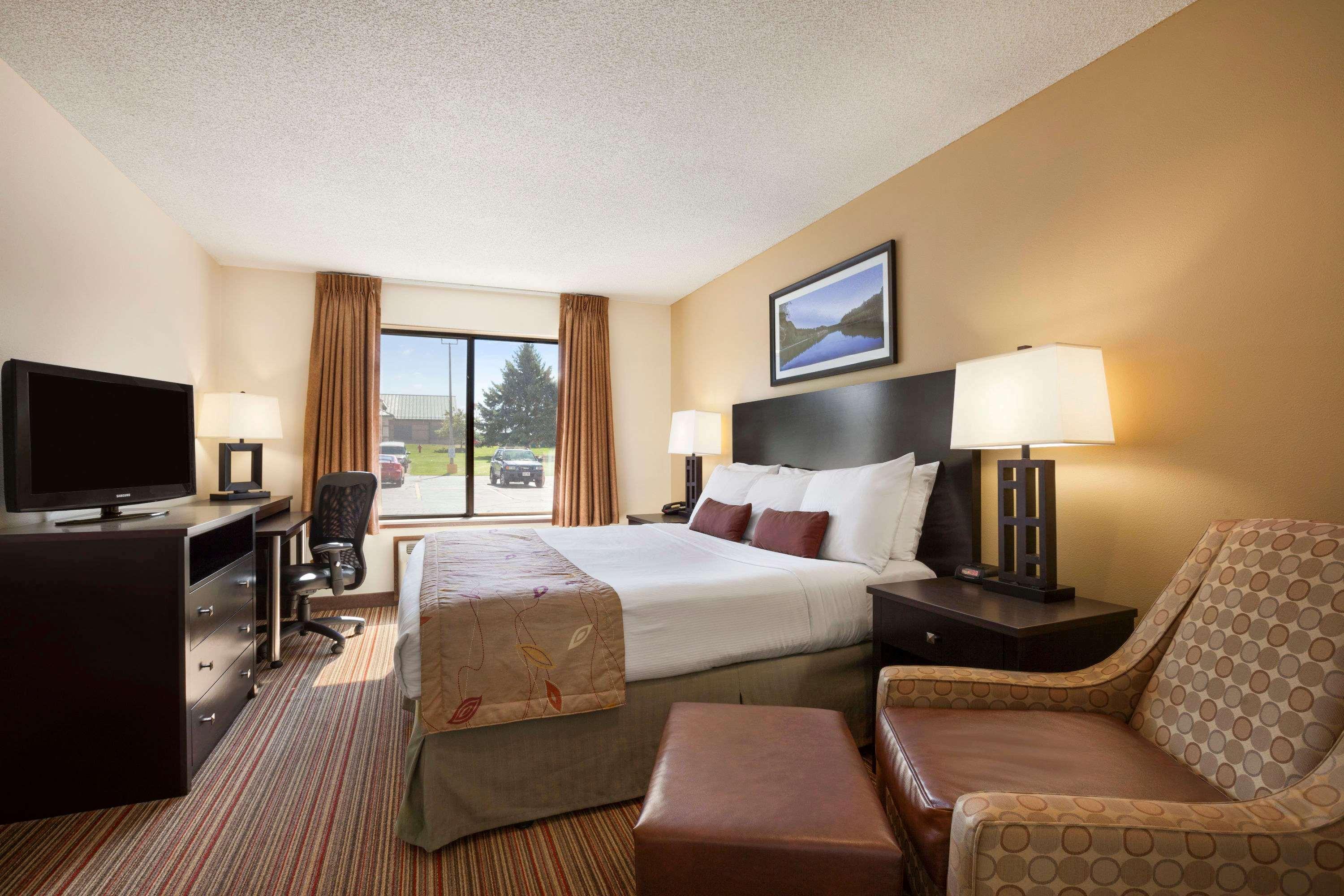 מלון Ramada By Wyndham Wisconsin Dells I-90 מראה חיצוני תמונה