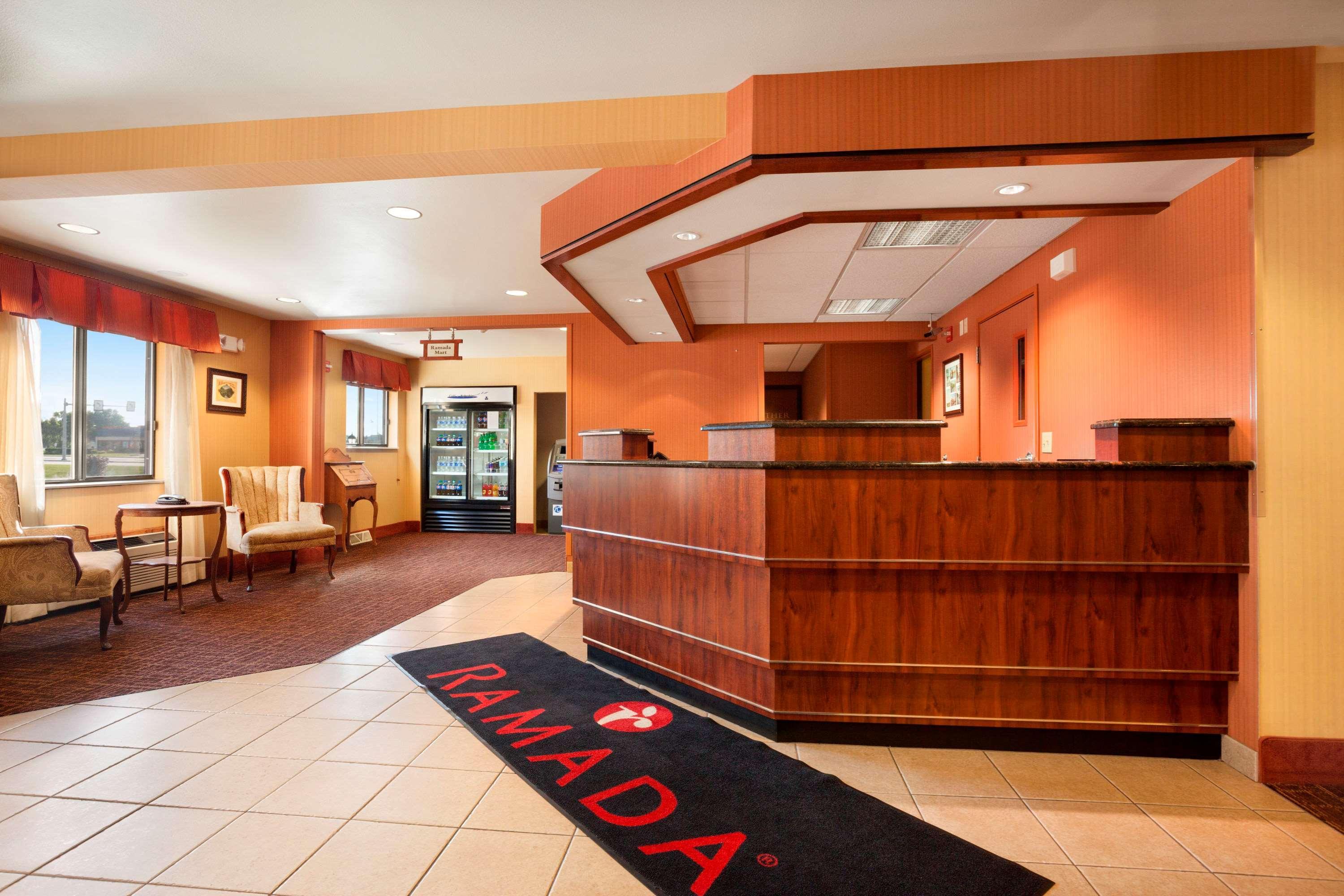 מלון Ramada By Wyndham Wisconsin Dells I-90 מראה חיצוני תמונה