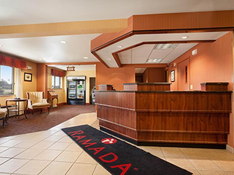 מלון Ramada By Wyndham Wisconsin Dells I-90 מראה חיצוני תמונה
