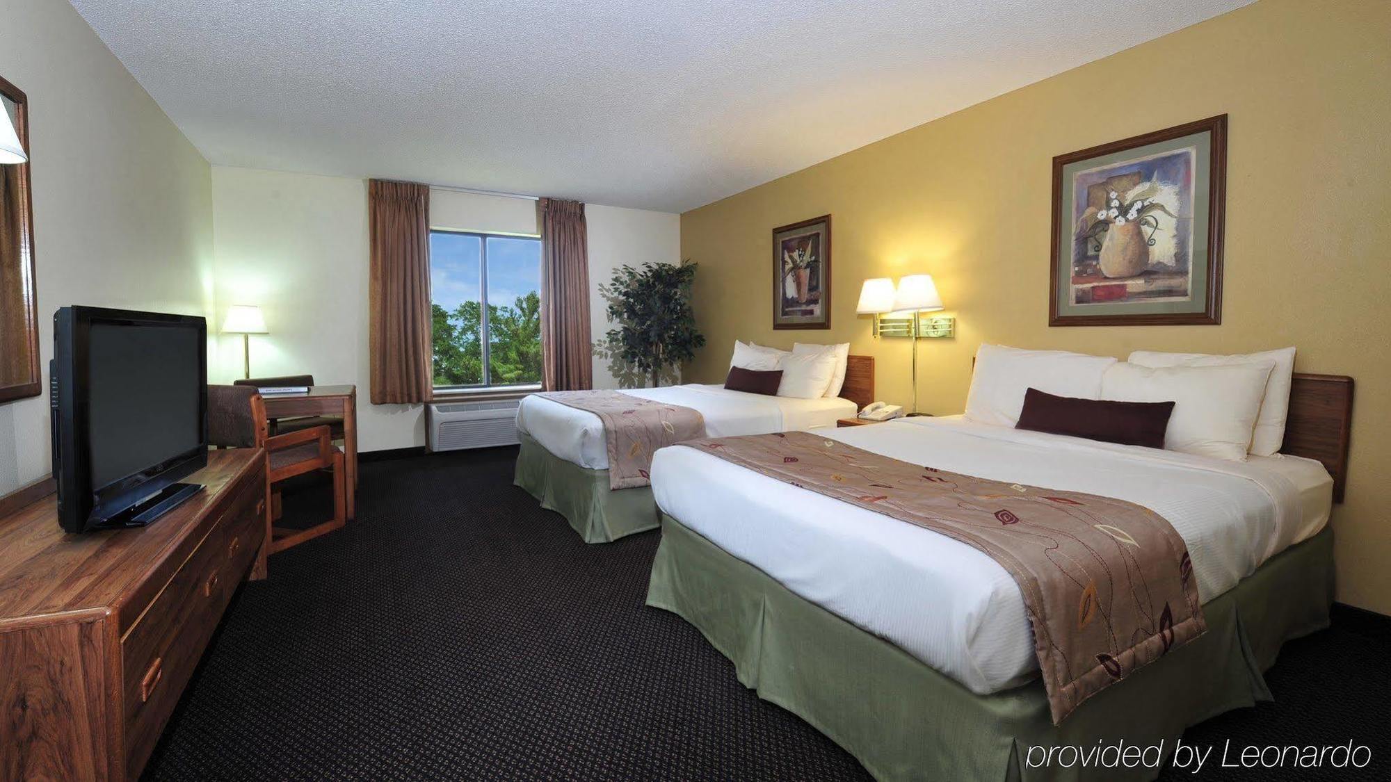 מלון Ramada By Wyndham Wisconsin Dells I-90 מראה חיצוני תמונה