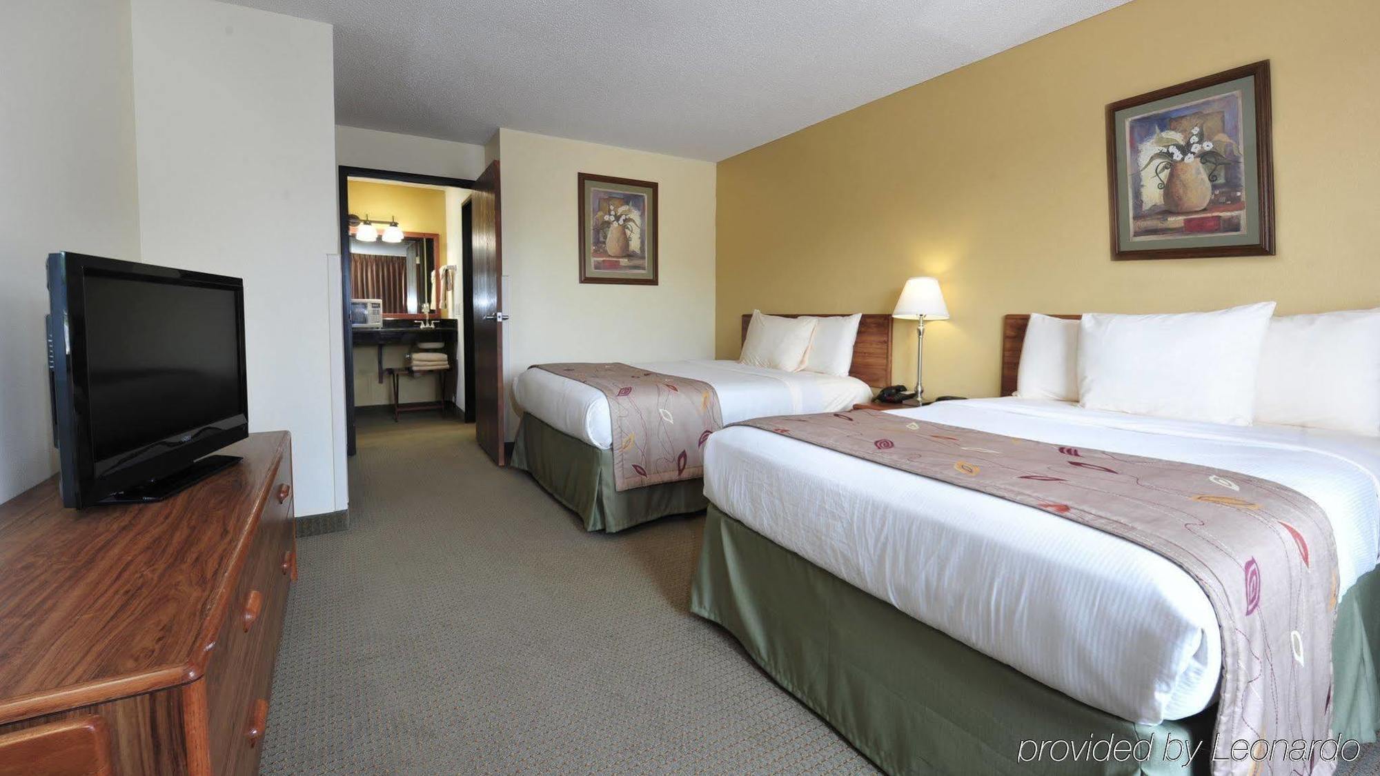 מלון Ramada By Wyndham Wisconsin Dells I-90 מראה חיצוני תמונה