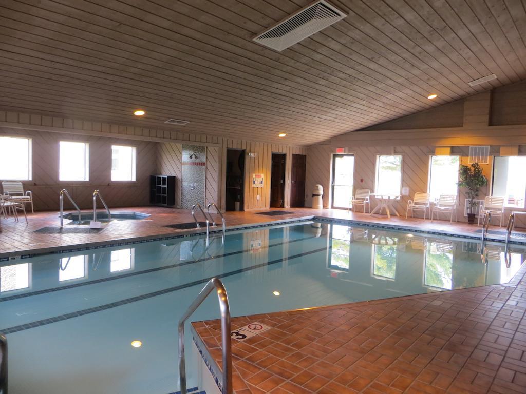 מלון Ramada By Wyndham Wisconsin Dells I-90 מראה חיצוני תמונה
