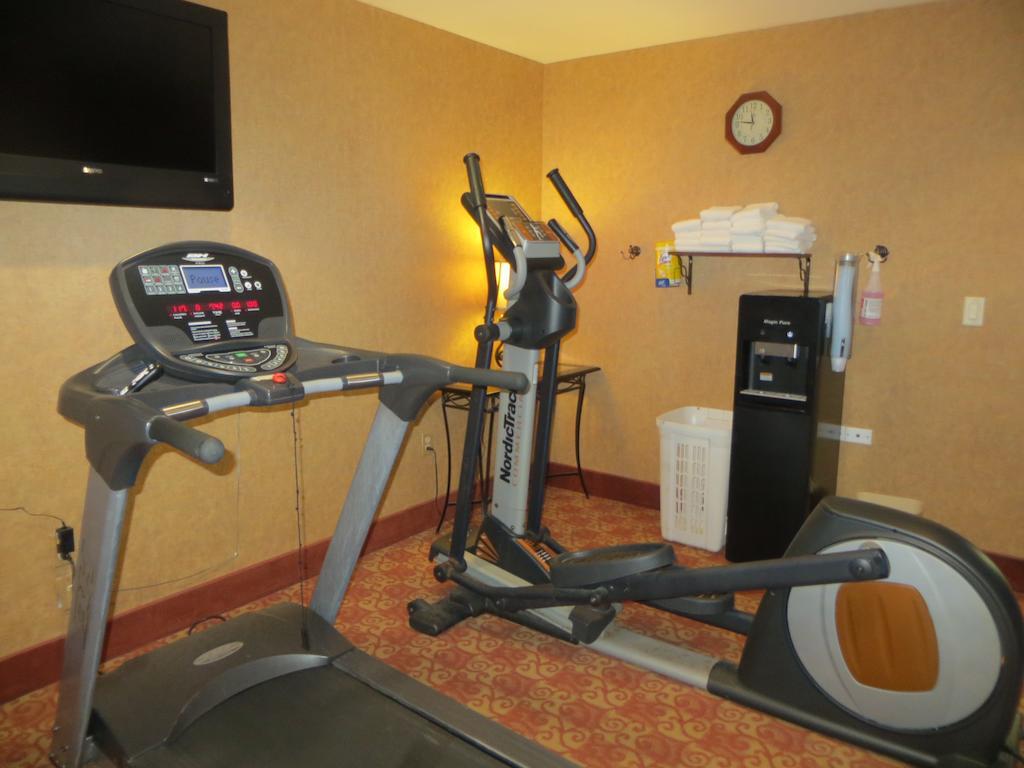 מלון Ramada By Wyndham Wisconsin Dells I-90 מראה חיצוני תמונה