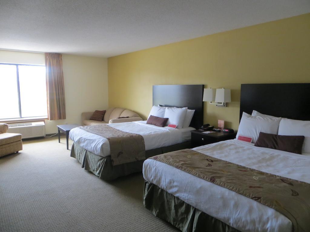 מלון Ramada By Wyndham Wisconsin Dells I-90 מראה חיצוני תמונה
