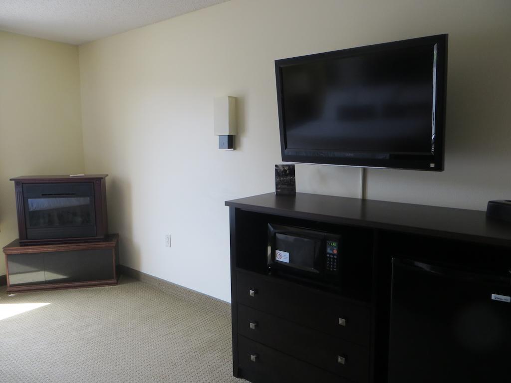 מלון Ramada By Wyndham Wisconsin Dells I-90 מראה חיצוני תמונה