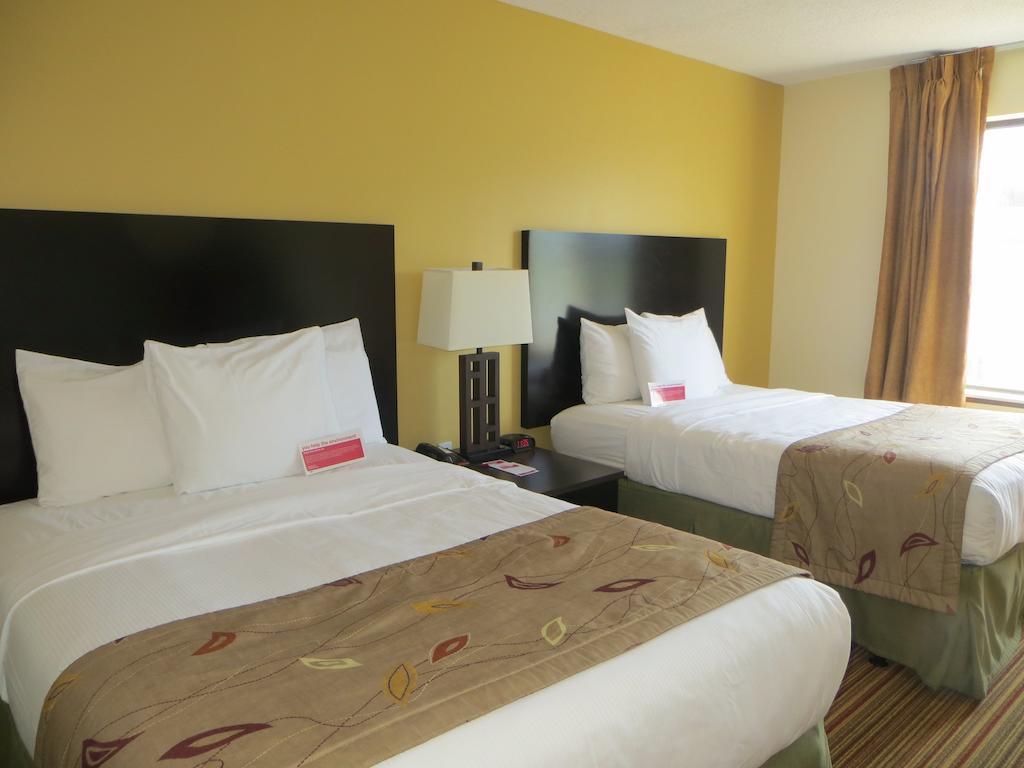 מלון Ramada By Wyndham Wisconsin Dells I-90 מראה חיצוני תמונה