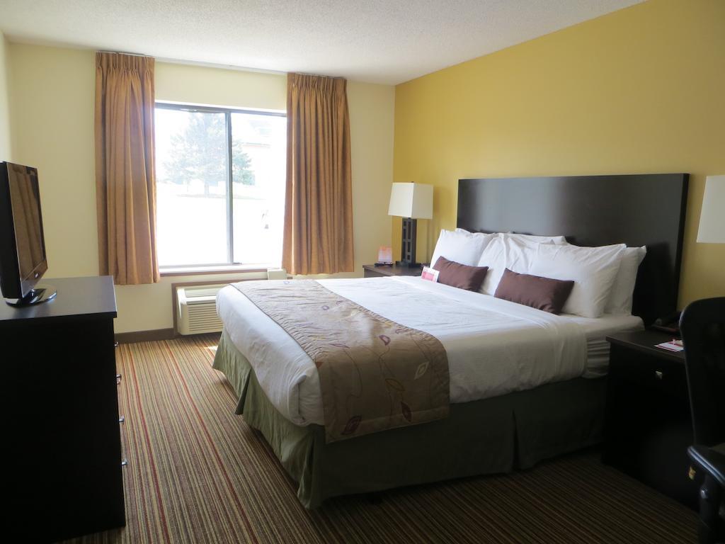 מלון Ramada By Wyndham Wisconsin Dells I-90 מראה חיצוני תמונה