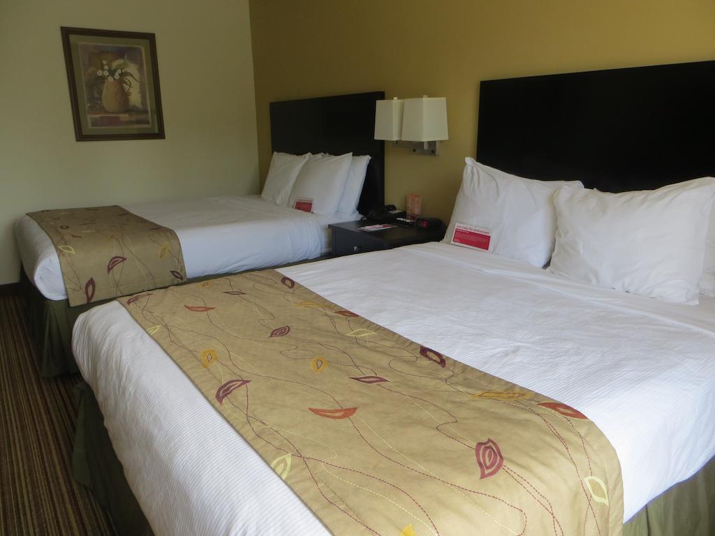מלון Ramada By Wyndham Wisconsin Dells I-90 מראה חיצוני תמונה