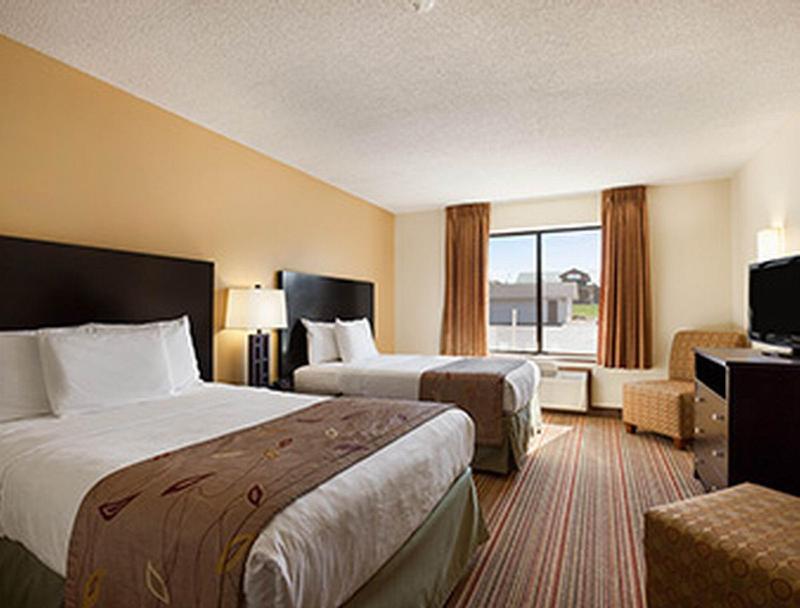 מלון Ramada By Wyndham Wisconsin Dells I-90 מראה חיצוני תמונה